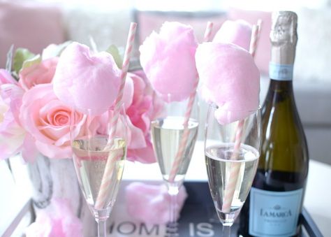 Cotton Candy Prosecco Cocktails Cotton Candy Cocktail, Cotton Candy Champagne, Cocktail Names, Cocktail Decoration, Champagne Drinks, Prosecco Cocktails, Pink Cocktails, Mimosa Bar, Champagne Cocktail