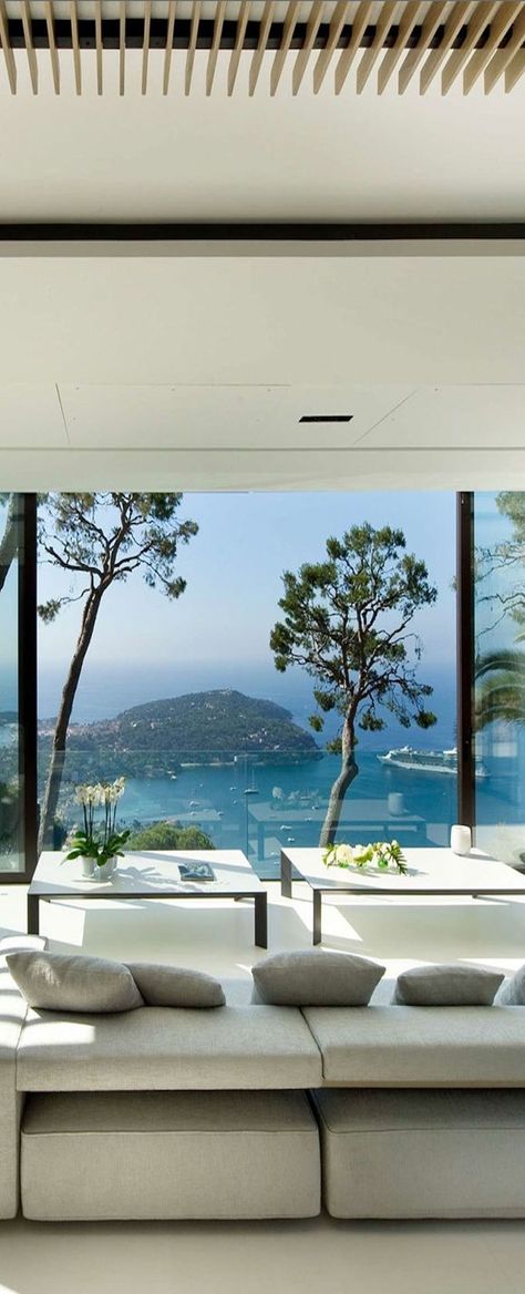 STUNNING VIEW from glass wall of this modern living room overlooking the water Exterior Mansion, Mansion Modern, Bedroom Mansion, Mansion Homes, Mansion Bedroom, Mansion Exterior, Luxury Mansion, Modern Mansion, Mansion Interior