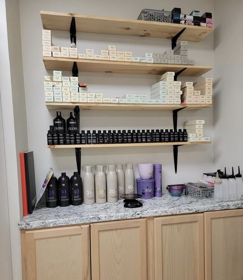 Hair Salon Small Space, Hair Dresser Design Ideas, Goth Salon Decor, Salon Color Room, Salon Color Bar Ideas, Hair Color Storage Ideas, Hair Salon Color Bar, Salon Suites Layout, Color Bar Salon Ideas