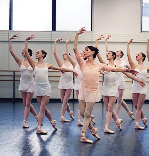 Susan Pilarre leading a class at SAB. (Photo by Ellen Crane, courtesy SAB) Ballet Hands, Teacher Aesthetic, Dancers Body, Ballet Studio, Ballet Teacher, Adult Ballet, Ballet School, City Ballet, Shall We Dance