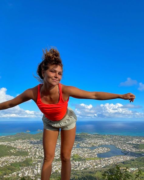 LEXI HIDALGO on Instagram: “Adventure time brothers!” Hawaii Hiking Outfit, Hawaii Bachelorette, Hiking In Hawaii, Personality Inspiration, Hawaii Hiking, Lexi Hidalgo, Hawaii Outfits, Hawaii Life, Bachelorette Trip