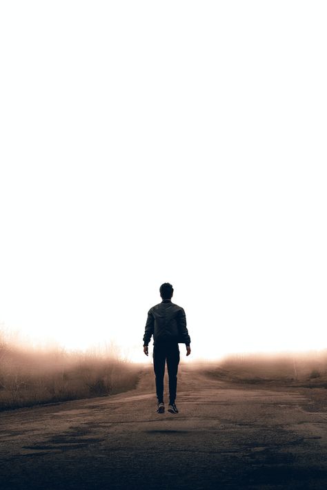 man walking along road photo – Free People Image on Unsplash Fog Images, Ombres Portées, Look Wallpaper, Walking Meditation, Alone Photography, Man Images, Download Free Images, Fall Wallpaper, Pics Art