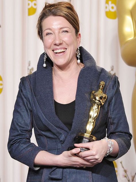 Jacqueline Durran the Costume Designer. she poses with her award for Best Costume Design for 'Anna Karenina'  during the 85th Annual Academy Awards! How clever she is. Jacqueline Durran, Best Costumes, Best Costume Design, Best Costume, Womens Health Magazine, Academy Award Winners, Anna Karenina, Health Trends, Costume Designer