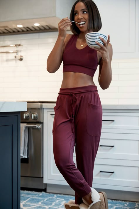 Black Women Workout, Kelly Rowland Casual Outfits, Women Workout Clothes, Kelly Rowland Style, Working Out Outfits, Women Workout, Kelly Rowland, Flirty Dresses, Destiny's Child