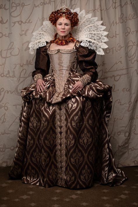 Shakespeare Costumes, 16 Century Fashion, 16th Century Dress, Elizabethan Dress, Queen Elizabeth Photos, 16th Century Clothing, Elizabethan Costume, Elizabethan Fashion, 16th Century Fashion