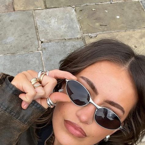 Ellie Robinson, Leather Jacket Ootd, Photodump Aesthetic, Vintage Brown Leather Jacket, Jacket Ootd, Instagram Dump, Stacked Rings, Sunglasses Outfit, Skirt Casual