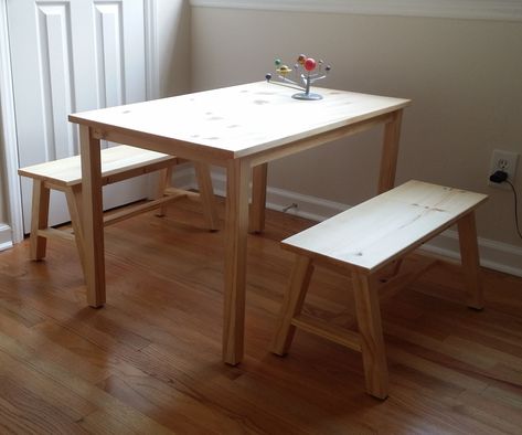 Kids Table Diy, Diy Kids Table And Chairs, Simple Wooden Table, Kitchen Island Furniture, Diy Kids Table, Kids Wooden Table, Makey Makey, Wood Table Diy, Ikea Table