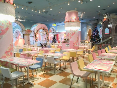 Cute Cafe Japan, Kawaii Cafe Aesthetic, Maid Cafe Aesthetic, Fairytale Cafe, Kawaii Places, Cafes In Tokyo, Japan Interior Design, Kawaii Cafe, Butler Cafe