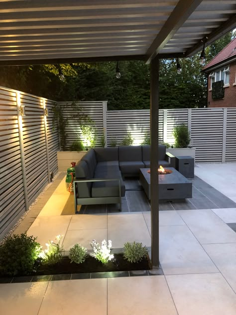 Our EM Orta paving is stunning and creates a contemporary garden space. Thank you to Autumn Landscapes for sharing their latest work with us. Backyard Concrete, Porcelain Patio, Garden Redesign, Back Garden Landscaping, Ikea Garden, Outdoor Tile Patio, Gardening Drawing, Garden Sitting Areas, Promise Land