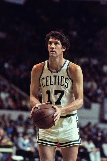 John Havlicek, Nba History, Detroit Sports, Famous Photos, Sports Hero, Basketball Legends, Boston Sports, Basketball Cards, College Basketball