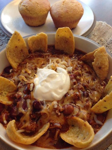 Game Day Chili -- simple recipe made with ground beef, onion, Mexican style canned tomatoes, canned chili and kidney beans, chili seasoning, and V-8 juice. Eat in a bowl, use as a dip, make taco salad, or chili cheese dogs. Can also be made in the crock pot. Can Dogs Eat Tomatoes, Game Day Chili, The Cookin Chicks, Chili Cheese Dogs, Fingerfood Party, Canned Tomatoes, Tailgating Recipes, Chili Seasoning, Chili Cheese