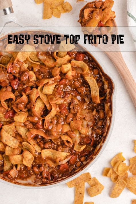 Easy Frito Pie, Stove Top Dinners, Stove Top Meals, Chili Cornbread Casserole, Pig Recipes, Frito Pie Recipe, Frito Chili Pie, Chili Cornbread, Meat Chili