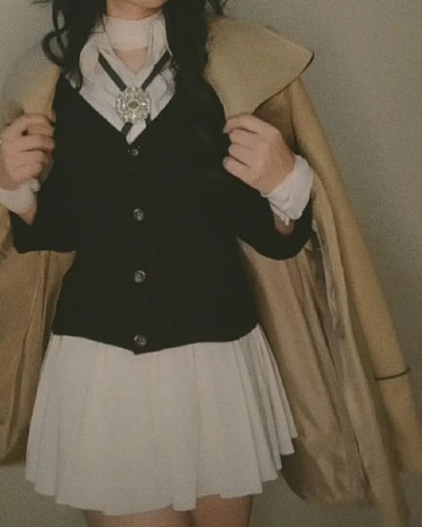 Cosplay | anime | Dazai Bungou Stray Dogs Fashion, Bungo Stray Dogs Outfit Ideas, Dazai Cosplay Female, Female Dazai Cosplay, Chuuya Inspired Outfit, Fem Dazai Cosplay, Bsd Inspired Outfit, Fem Soukoku, Fem Dazai