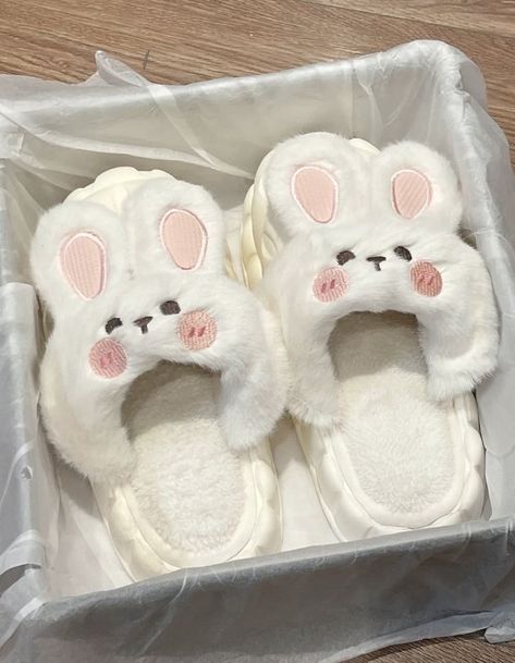 Fluffy Shoes, Crocs Fashion, Desain Quilling, Bunny Slippers, Dr Shoes, Cute Slippers, Cute Pajamas, Girly Shoes, Kawaii Shop