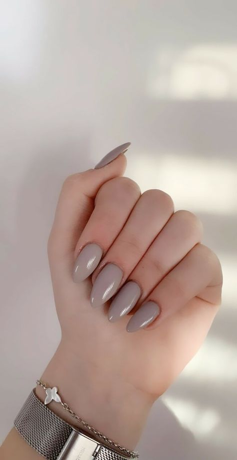 Grey Nails Ideas, Nail Ideas Pink, Light Gray Nails, Simply Nailogical, Architect Fashion, Nails Grey, Grey Nail Art, Grey Acrylic Nails, Grey Nail