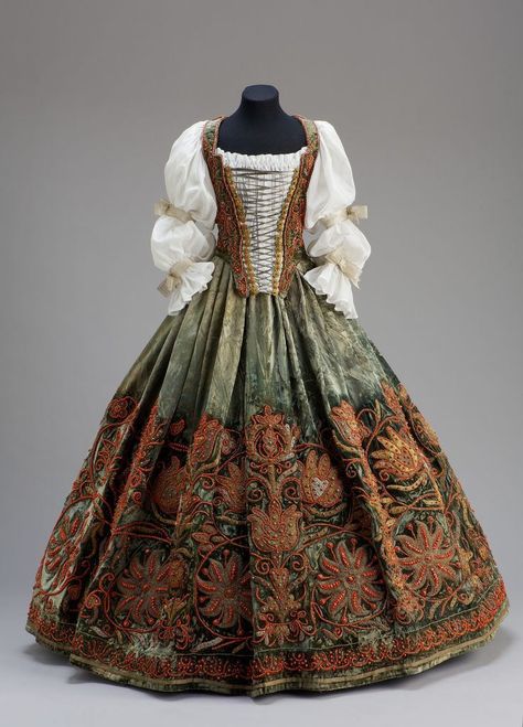 Dress: ca. mid 17th | by Traditional Clothing of our World 17th Century Fashion, Fest Outfits, Century Dress, Court Dresses, Old Dresses, Century Clothing, Antique Dress, Vintage Gowns, Antique Clothing