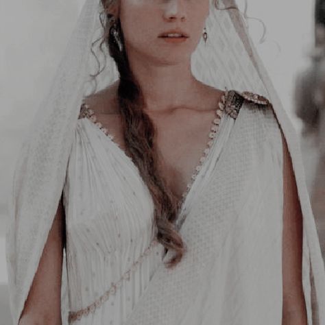 Greek Outfit, Greek Pantheon, Goddess Aesthetic, Greek Gods And Goddesses, Costume Drama, Gal Pal, Camp Half Blood, Aesthetic Themes, Greek Goddess