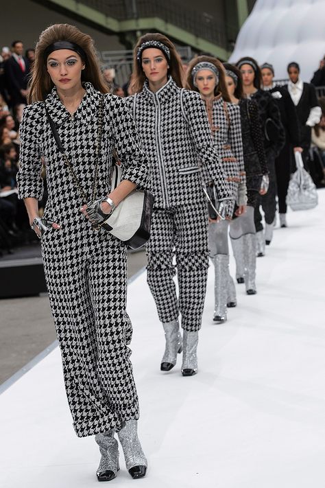 Chanel | Paris Fashion Week | Fall 2017 Chanel Houndstooth, Shadow Fashion, Chanel Jackets, 2017 Trends, Jean Patou, Chanel Jacket, Chanel Collection, Chanel Paris, Chanel Fashion