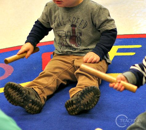 Stick Activities, Rhythm Sticks, Preschool Music Activities, Music Activities For Kids, Activities For The Classroom, Rhythm Activities, Music For Toddlers, Kindergarten Music, Music Curriculum