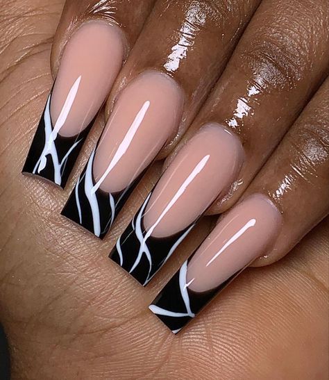 French Tips Black And White, Black And White French Nail Designs, Black White French Tip Nails, Nude And Black Nail Designs, Black And White French Tip Nails, Black White French Tip, Nude And Black Nails, Nails Hoco, White French Tip Nails