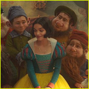 Snow White Art, Snow White Seven Dwarfs, Princess Dance, Disney Princess Fan Art, Rachel Zegler, Celebrity Halloween Costumes, Marvel Photo, Have Courage And Be Kind, Snow White And The Seven Dwarfs