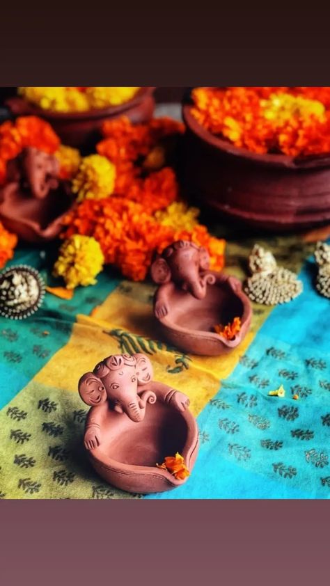 Terracotta Products, Indian Floral Decor, Kalash Decoration, 3d Art Painting, Diya Designs, Diya Decoration, Diwali Decorations At Home, Indian Home Design, Stick Crafts