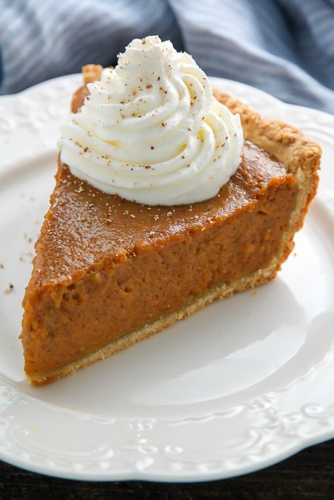 Chai Spice Pumpkin Pie Best Pumpkin Pie Recipe, Pumpkin Pie Oatmeal, Favorite Holiday Desserts, Baker By Nature, Autumn Food, Best Pumpkin Pie, Pie Day, Chai Spice, Pumpkin Pie Recipes