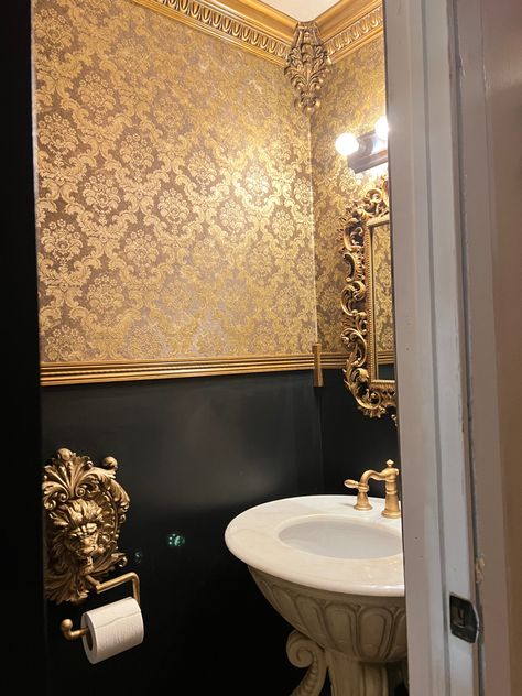 Baroque Bathroom Ideas, Black And Gold Wallpaper For Bathroom, Roman Inspired Bathroom, Old World Powder Room, Gold Bathroom Walls, Gold Wall Bathroom, Fancy Toilets, Bathroom Basin Design, Gold Wallpaper Bedroom