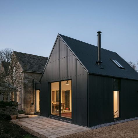 Eastabrook Architects adds corrugated metal extension to Cotswolds cottage Cottage Extension, Cotswolds Cottage, Modern Barn House, Shed Homes, Corrugated Metal, Barn Style House, Modern Barn, Modern Cabin, House Extensions