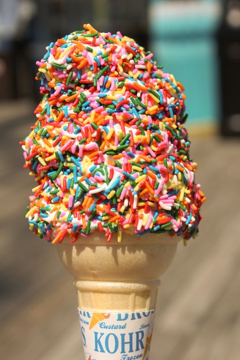 sprinkles = happiness Tasty Foods, All I Ever Wanted, Rainbow Sprinkles, An Ice Cream, Ice Cream Shop, Soft Serve, Frozen Treats, Sweets Treats, Ice Cream Cone