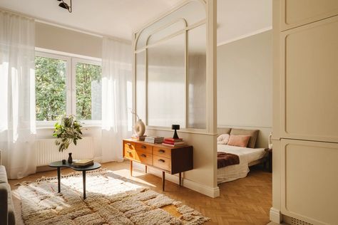 A Timeless Apartment Makeover with Midcentury Flair - Mid Century Home Timeless Apartment, Small Condo Decorating, Bedroom Nook, Structural Insulated Panels, Micro Apartment, Mid Century Home, Comfy Bedroom, Apartment Makeover, Century Home