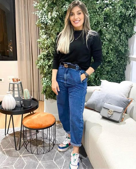 Look Nike Air Force 1 #nikeairforce1 #airforce1 #ritasaraiva Looks Com Tenis Nike Air Force, Office Attire Women Casual, Rita Saraiva, Nike Air Force 1 Outfit Woman, Air Force 1 Outfit Woman, Nike Air Force 1 Outfit, Office Attire Women, Air Force 1 Outfit, Outfit Mujer