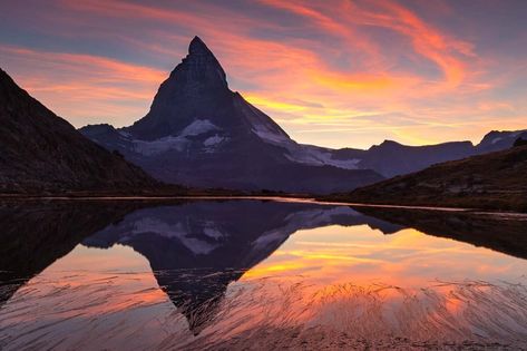 Riffelsee (Zermatt, Switzerland): How to Visit the Lake & Top Tips Zagros Mountains, Switzerland Mountains, The Matterhorn, Zermatt Switzerland, Mountain Images, Sunrise And Sunset, Sun Setting, Small Lake, Have A Great Weekend