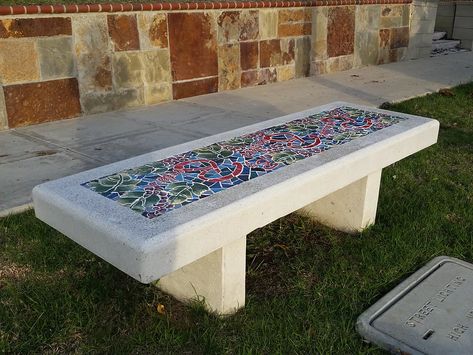 Tile Outdoor Bench, Mosaic Bench Ideas, Mosaic Chair, Mosaic Bench, Concrete Benches, Cement Bench, Front Yard Patio, Park Benches, Light Art Installation