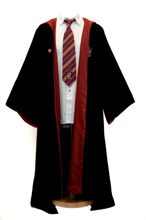 Harry Potter Wizard Robe Cloak Gryffindor The drawing of this dress was made ​​by professional costumers from Warner Bros. Harry Potter movies official archives.  You dreamed? Cinereplicas did! This is the real dress from Harry Potter movies. Every details have been studied to improve the quality of this costume, fabric, cut, size sleeves... http://www.cinereplicas.com/ Harry Potter Cape, Harry Potter Cloak, Harry Potter Uniform, Hery Potter, Harry Potter Robes, Cloak Pattern, Harry Potter Dress, Wizard Robes, Hogwarts Uniform