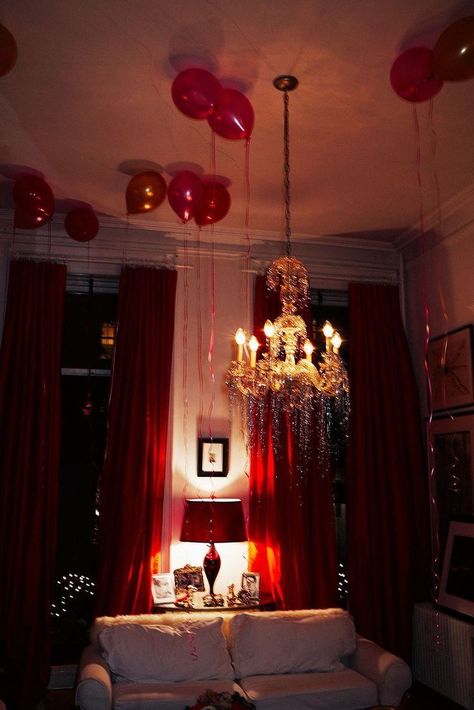 Dark Red Birthday Decorations, Dark Red Birthday Party, Wes Anderson Party, Pink And Gold Balloons, Bday Aesthetic, Large Gold Mirror, Apartment Party, Party Design Ideas, Red Birthday Party