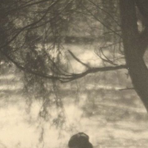 Victorianchronicles on Instagram: "“A Midsummer’s Day Dream#” photographed by Arthur F. Kales taken circa 1917 #victorianchaps #midsummer #dream #goodolddays #history #oldphoto #nostalgia #edwardian #retro #1910s #arthurfkales #vintage" Old Photography Vintage, 1900s Lifestyle, 1910s Photography, 1910s Aesthetic, Nostalgia Photos, 1940s Aesthetic, Edwardian Aesthetic, Childhood Aesthetic, 1920s Photos