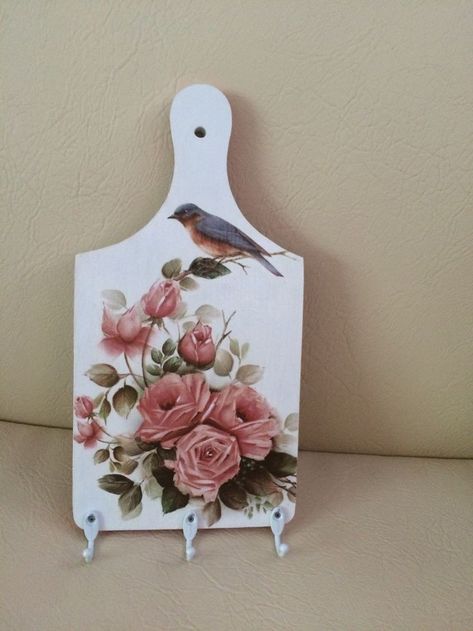 Decoupage Decor, Decoupage Wood, Diy Vintage Decor, Decoupage Diy, Mixed Media Crafts, Diy Wall Art Decor, Diy Dollar Tree Decor, Dollar Tree Diy Crafts, Decoupage Vintage