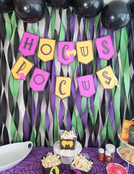 Hocus Pocus Party Ideas, Hocus Pocus Party Decoration, Hocus Pocus Decorations, Hermanas Sanderson, Hocus Pocus Movie, Hocus Pocus Party, Hocus Pocus 2, Witch Party, Scary Halloween Party