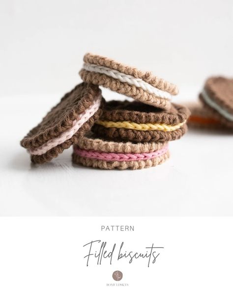 Filled biscuits Filled Biscuits, Tree Keychain, Pretend Food, Scrap Yarn, Crochet Food, Crochet Lovers, Amigurumi Free, Amigurumi Free Pattern, Instagram Repost