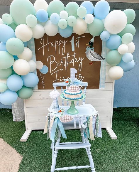 Fischer’s 1st Birthday 🦆🎈 #oneluckyduck #duckbirthdayparty #mallardduck #birthdaycake #birthdayparty #partydecorations #partybackdrop Duck Hunting 2nd Birthday, Duck Party Food, Mallard Duck Birthday Party, Duck Themed 1st Birthday, Mallard Duck Party, Painted Banner, Duck Party, Baby First Birthday Themes, Paint Font