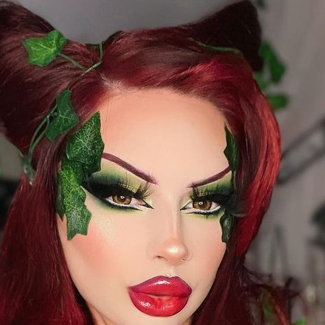 Posion Ivy Costume Makeup, Poison Ivy Halloween Makeup, Poison Ivy Photoshoot Ideas, Poison Ivy Costume Makeup, Poison Ivy Outfit Ideas, Poison Ivy Plus Size Costume, Poison Ivy Makeup Ideas Halloween, Poison Ivy Makeup Looks, Poison Ivy Nails Halloween