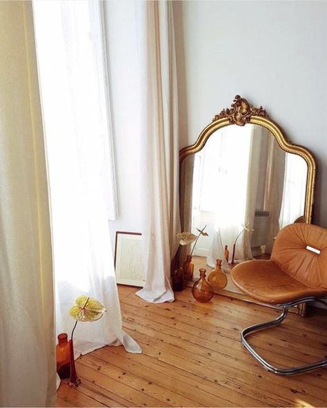 all aglow. Salon Simple, With Jéan, Space Light, Plywood Furniture, Apartment Furniture, White Curtains, Wood Mirror, Decor Guide, Retro Home Decor