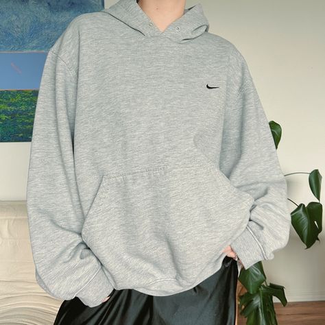 ⭐️ SOLD ⭐️ Classic grey Y2K basic Nike hoodie Size XL $65 Comment “I want it” or dm me if you would like to buy this hoodie 🩶 Nike Vintage Hoodie, Grey Y2k, Hoodie Aesthetic, Classic Grey, Vintage Hoodies, Cool Fits, Nike Hoodie, Stephen King, Grey Hoodie