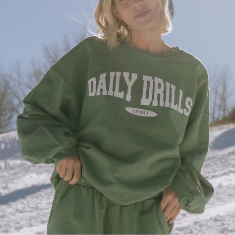 Brand New With Tags! Color: Dd Green Size: Xs/S Daily Drills Sweatshirt, Womens Sweat Shorts, Oversized Hoodie Dress, Daily Drills, Clothing Board, Embroidered Crewneck, Crew Sweatshirts, Oversize Hoodie, Drills