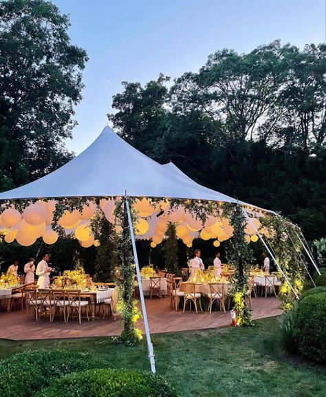 Quick Backyard Wedding, Outside Casual Wedding Ideas, Outside Tent Reception, Fall Wedding Tent Ideas, Open Air Reception, Backyard Wedding Clear Tent, Backyard Party Tent Ideas, Outdoor Wedding After Party, Backyard Wedding Mexican