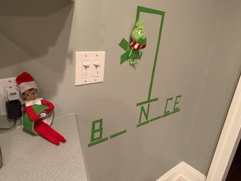 Snowflake Ideas, Elf Ideas Easy, Elf Magic, Awesome Elf On The Shelf Ideas, Elf Props, Elf Activities, Xmas Elf, Elf Antics, Elf Fun