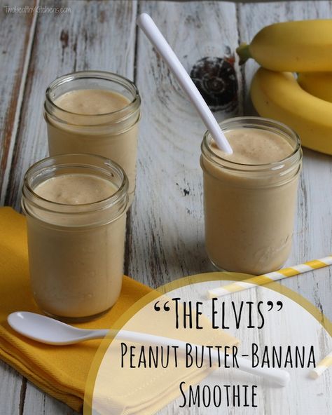 The classic combination of bananas and peanut butter, plus the nutrition of Greek yogurt and the sweetness of maple syrup. Delicious enough for dessert! Creamy Hot Chocolate, Peanut Butter Dip, Banana Sandwich, Peanut Butter Banana Smoothie, Healthy Afternoon Snacks, Dessert Smoothie, Strawberry Banana Smoothie, Healthy Kitchen, Food Test