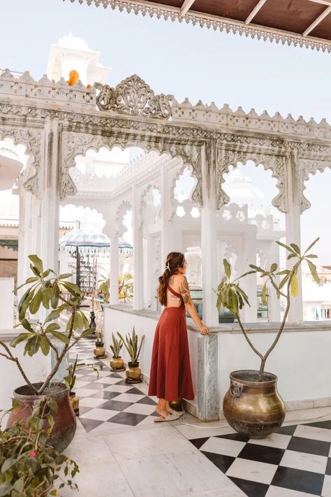 India Itinerary, Pretty Boutique, City Palace Udaipur, Rooftop Restaurants, Jaipur Travel, India Travel Places, Udaipur India, India Architecture, Lake Hotel