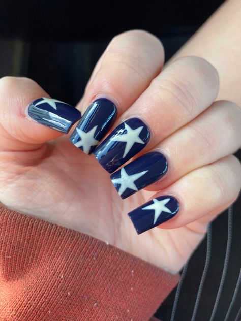 White Star Nails, Nail Art Designs For Beginners, Star Nail Designs, Disney Acrylic Nails, Summer Nails Art, Blue And White Nails, Nail Nail Designs, Dark Blue Nails, Navy Nails